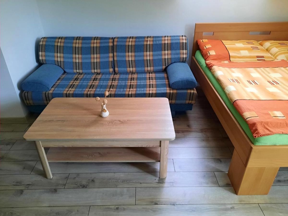 V Prirode Na Okraji Frenstatu Pod Radhostem Lägenhet Frenštát pod Radhoštěm Exteriör bild