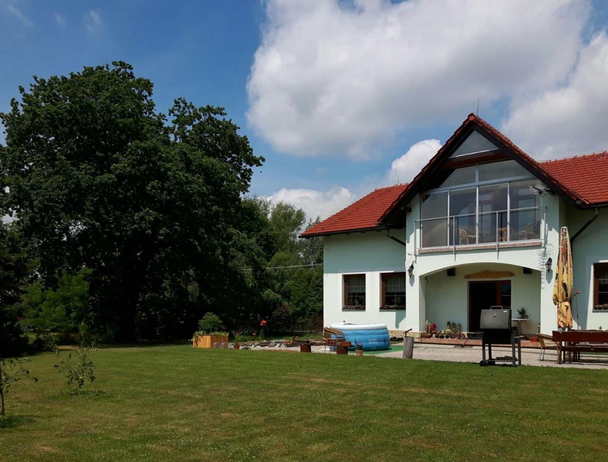 V Prirode Na Okraji Frenstatu Pod Radhostem Lägenhet Frenštát pod Radhoštěm Exteriör bild