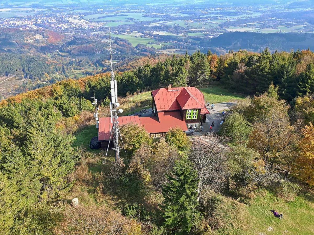 V Prirode Na Okraji Frenstatu Pod Radhostem Lägenhet Frenštát pod Radhoštěm Exteriör bild